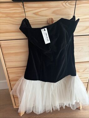 Nasty Gal Black Velvet & White Tulle Strapless Dress